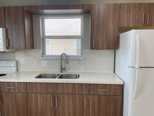 Foto del edificio - 401 E 2nd St