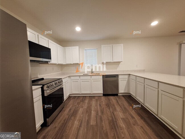 Foto del edificio - 516 Liberty Hall Dr