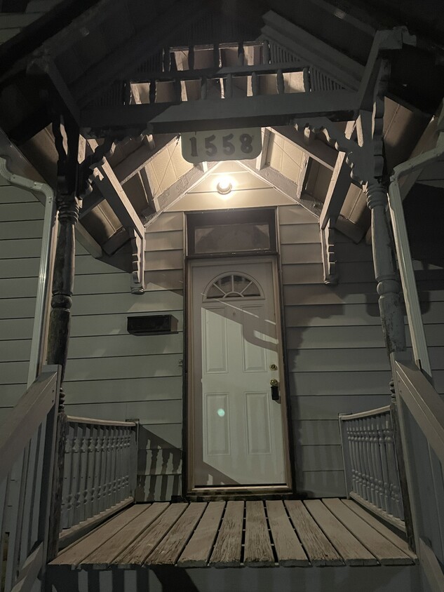 Primary Photo - 1558 Scott St