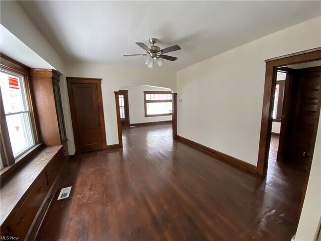 Foto del edificio - 10400 Ignatius Ave