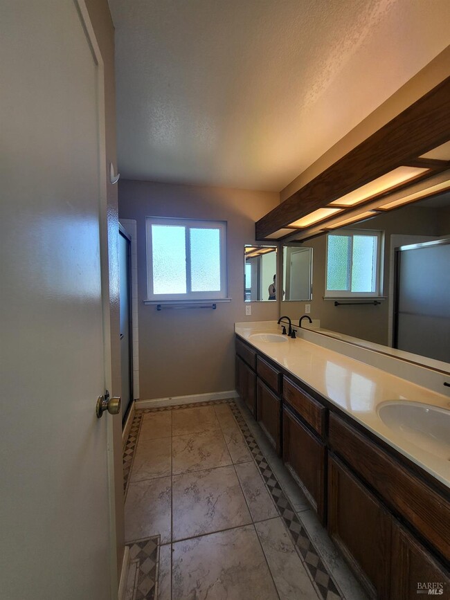 Building Photo - 496 Lupine Cir