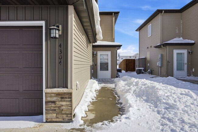 Foto del edificio - 4304 Estate Dr S