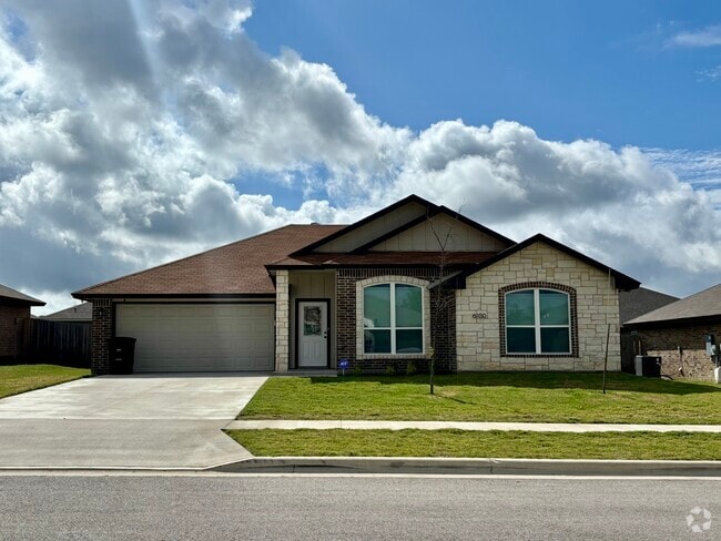Building Photo - 6100 Aquilla Dr