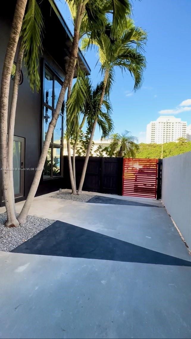 Foto del edificio - 1040 NE 78th St