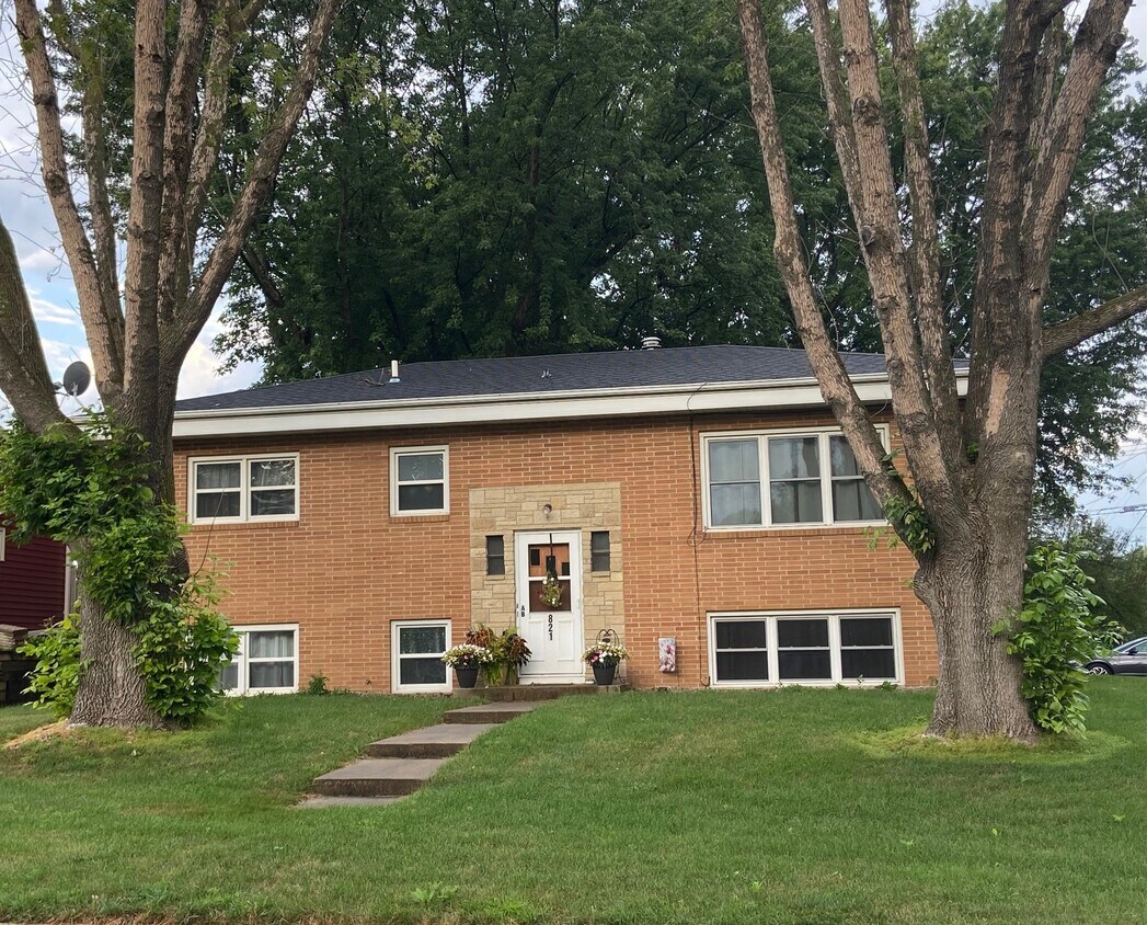 821 1st Ave NW Unit B, Byron, MN 55920 Apartments in Byron, MN