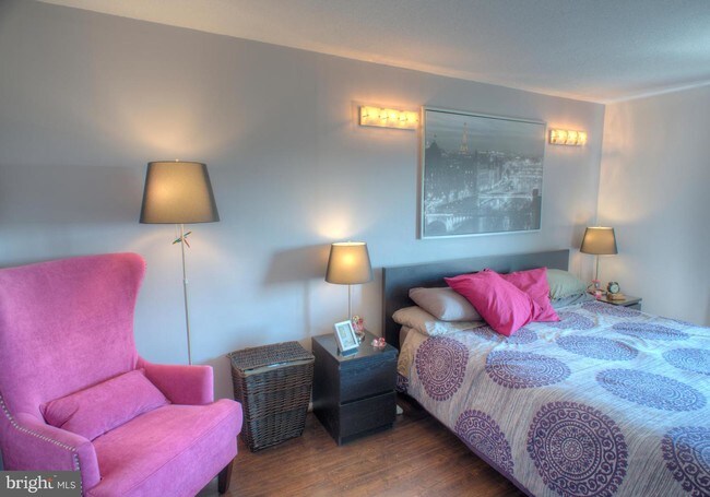 Building Photo - 309 Yoakum Pkwy