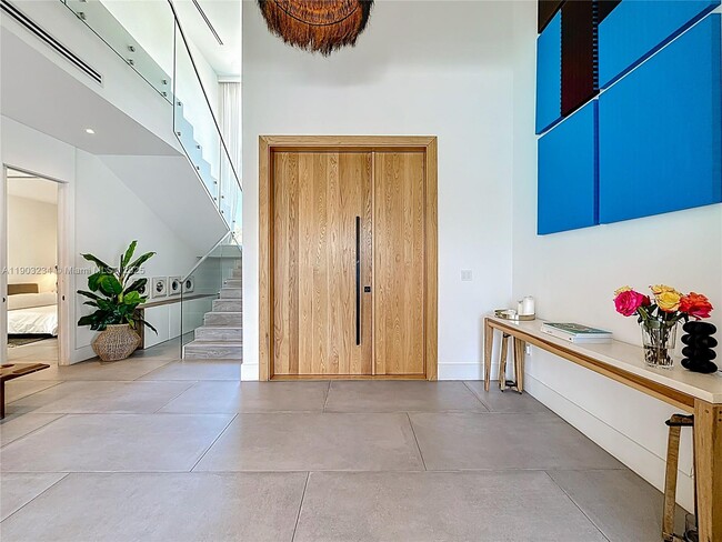 Foto del edificio - 561 Warren Ln