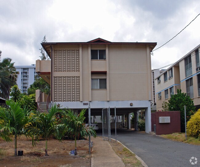 Building Photo - 2730 Kaaha St