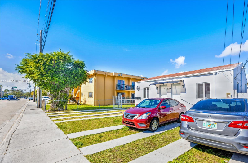 Foto principal - 2165 NW 23rd St