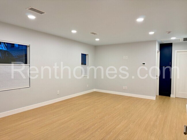Foto del edificio - 1831 Thomas Ave