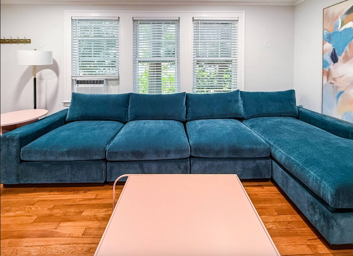 Foto principal - 65 Saint James Cir