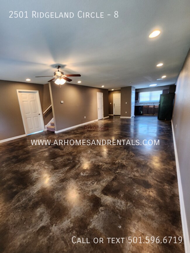 Building Photo - 2501 Ridgeland Cir