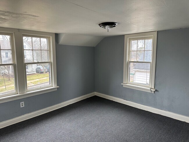 Building Photo - 350 Sturges Ave
