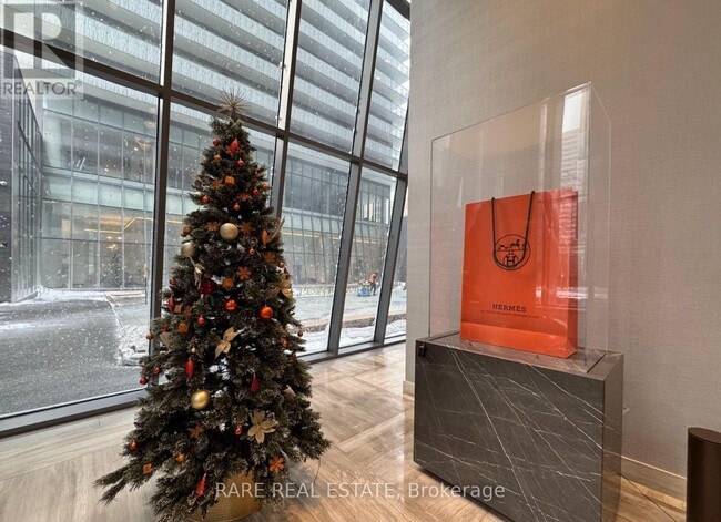 Photo du bâtiment - 50 Charles St E