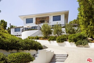 Building Photo - 4301 Cromwell Ave
