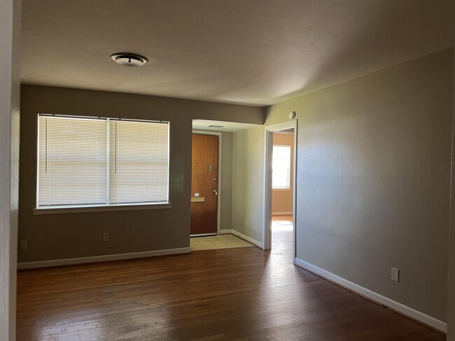 Foto del edificio - 1105 Pine Dr