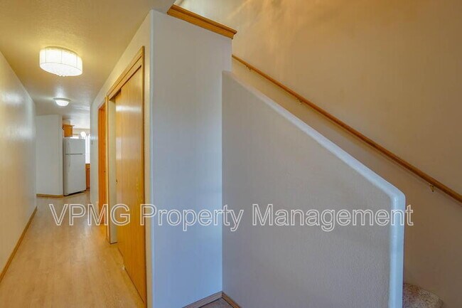 Building Photo - 5502 NE 89th Ave