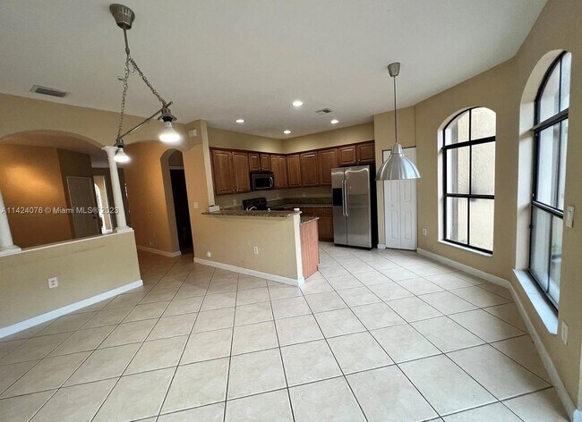 Foto del edificio - 10327 NW 30th Terrace