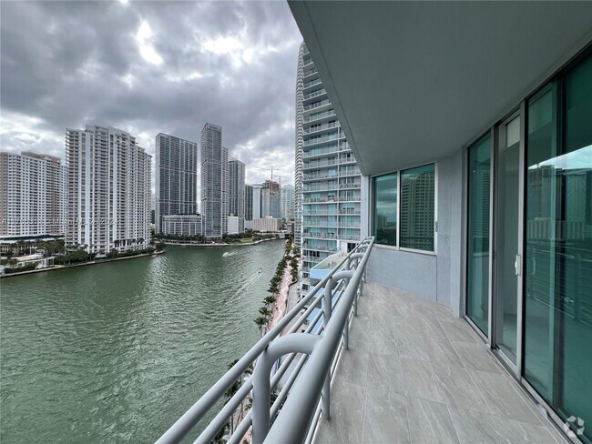 Building Photo - 335 S Biscayne Blvd