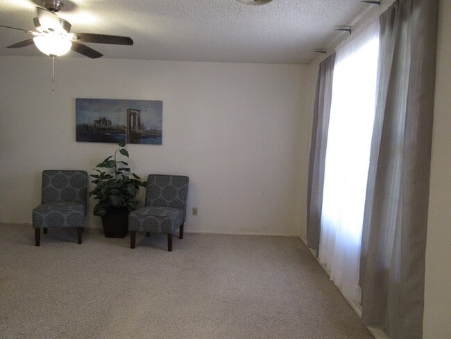 Foto del edificio - 2810 Teakwood Dr