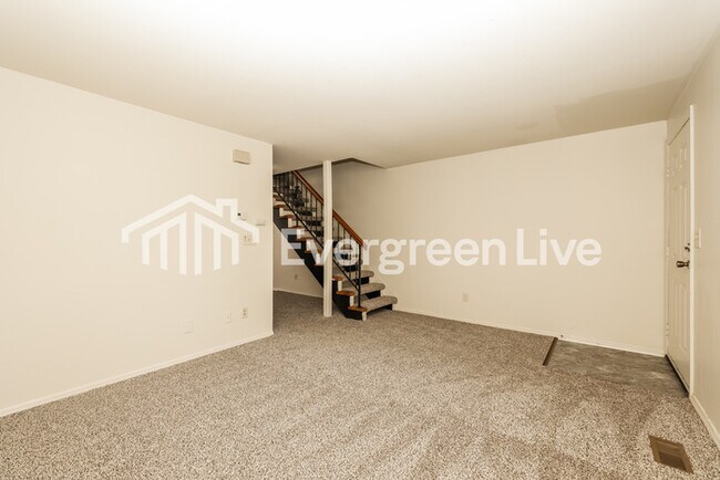 Foto del edificio - 5871 Taylorsville Rd