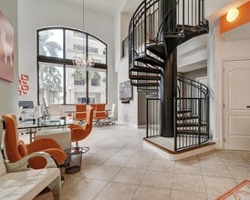 Building Photo - 801 S Olive Ave
