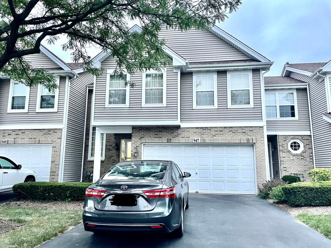 947 Willow St, Itasca, IL 60143 Townhome Rentals in Itasca IL