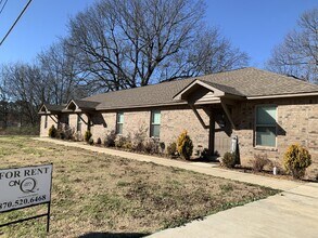 Building Photo - 207 S Holman St