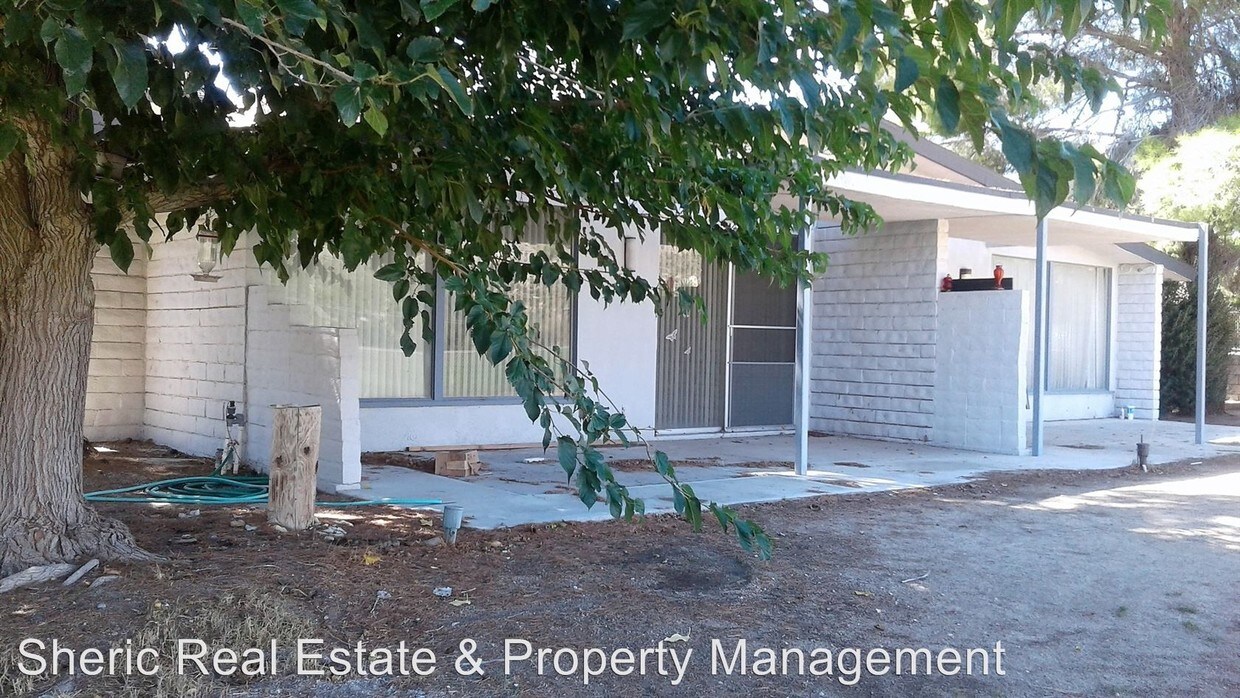 Building Photo - 55100 Airlane Dr