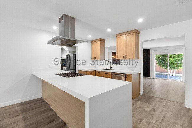 Foto del edificio - 2121 W Avalon Dr