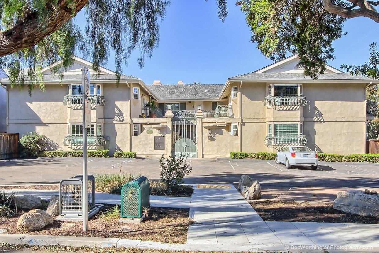 Primary Photo - 4090 Falcon St