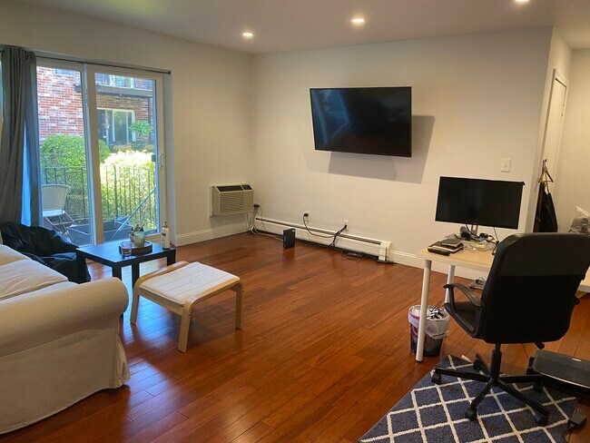 Living room - 37 Westgate Rd