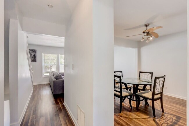 Foto del edificio - 2039 Oxford Ct