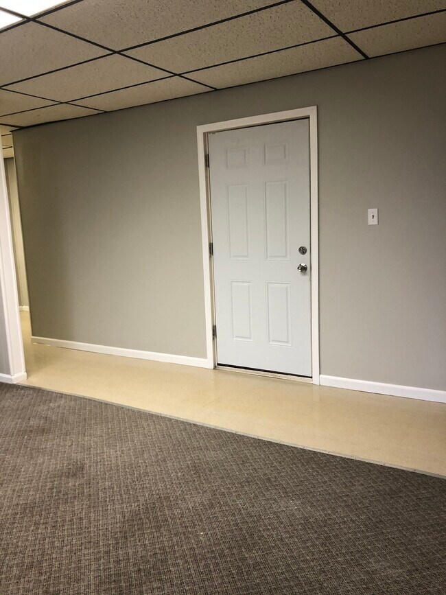 Private entrance - 826 Tonawanda St