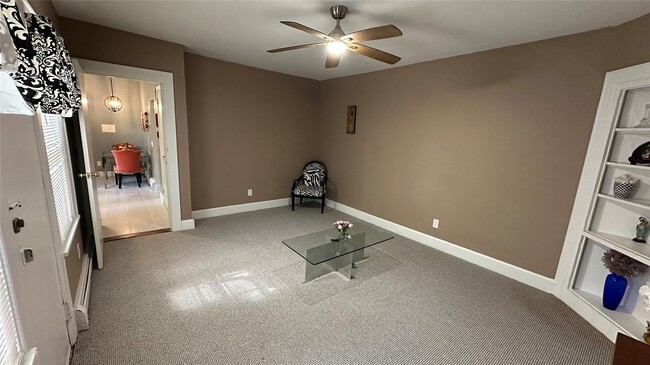 Foto del edificio - 66 Chatterton Pkwy