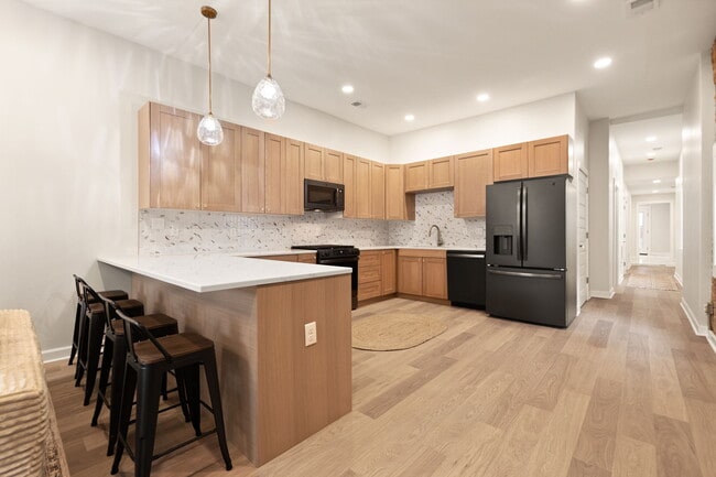 Foto del edificio - 825 E Chestnut St