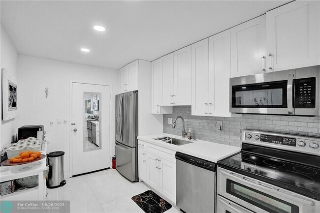 Foto del edificio - 336 N Birch Rd