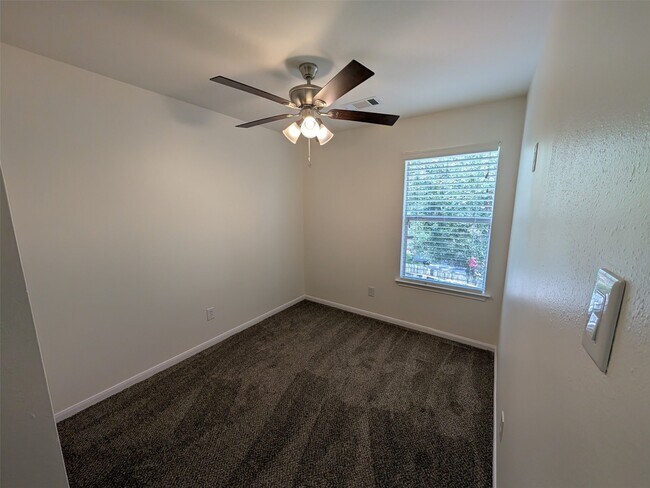 Building Photo - 11726 Rolling Stream Dr