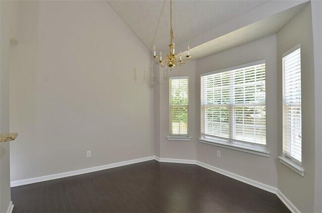 Building Photo - 2865 Cressington Bend NW
