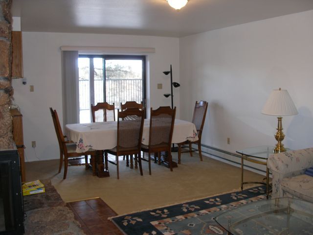 Foto del edificio - 340 Rim Rd