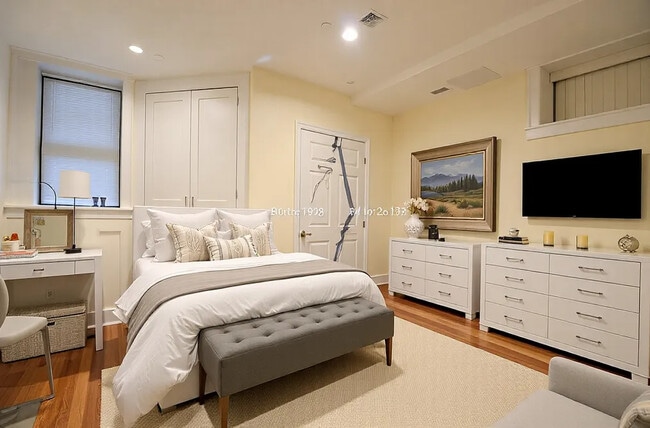 Foto del edificio - 1203 Beacon St