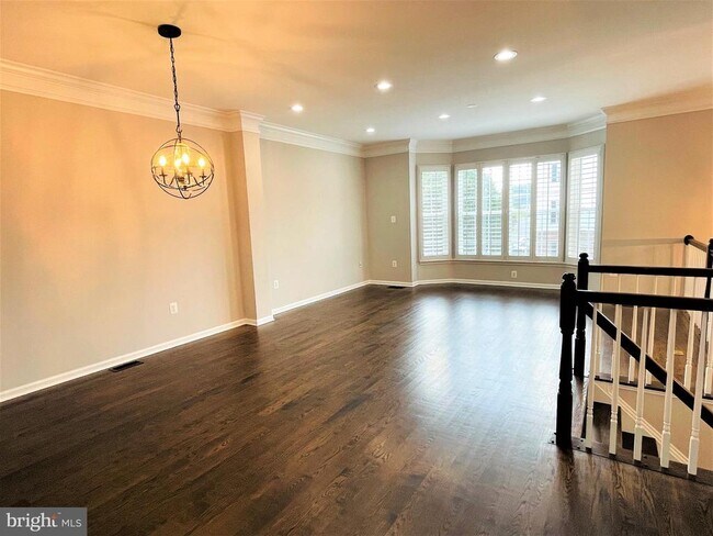Building Photo - 12687 Heron Ridge Dr