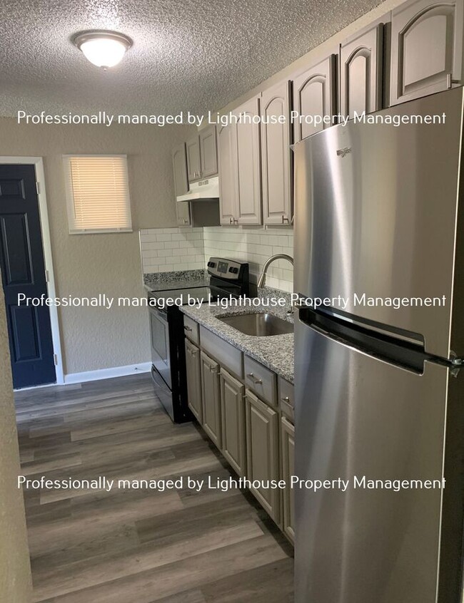 Building Photo - Renovated 3/1.5 in Sherwood Forest!