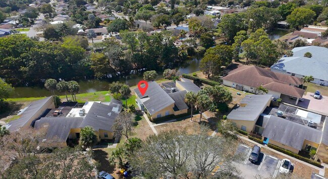 Foto del edificio - 202 Sparrow Dr