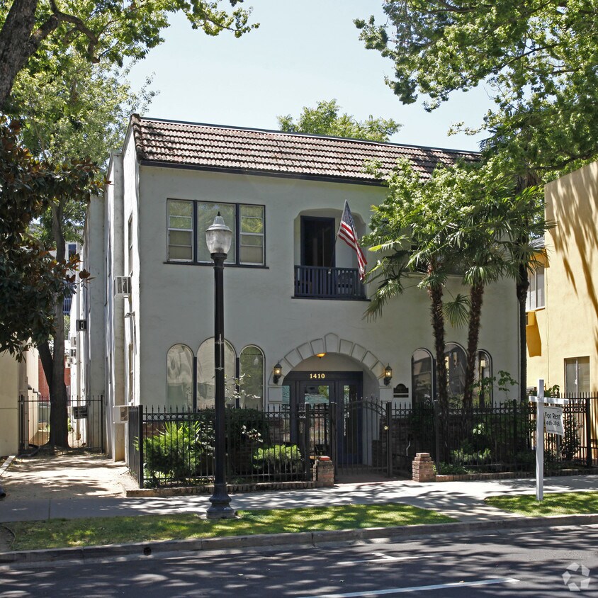 Primary Photo - Abbey Apartments