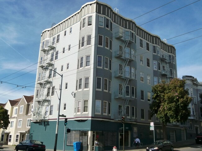 Building Photo - 1215 Laguna St