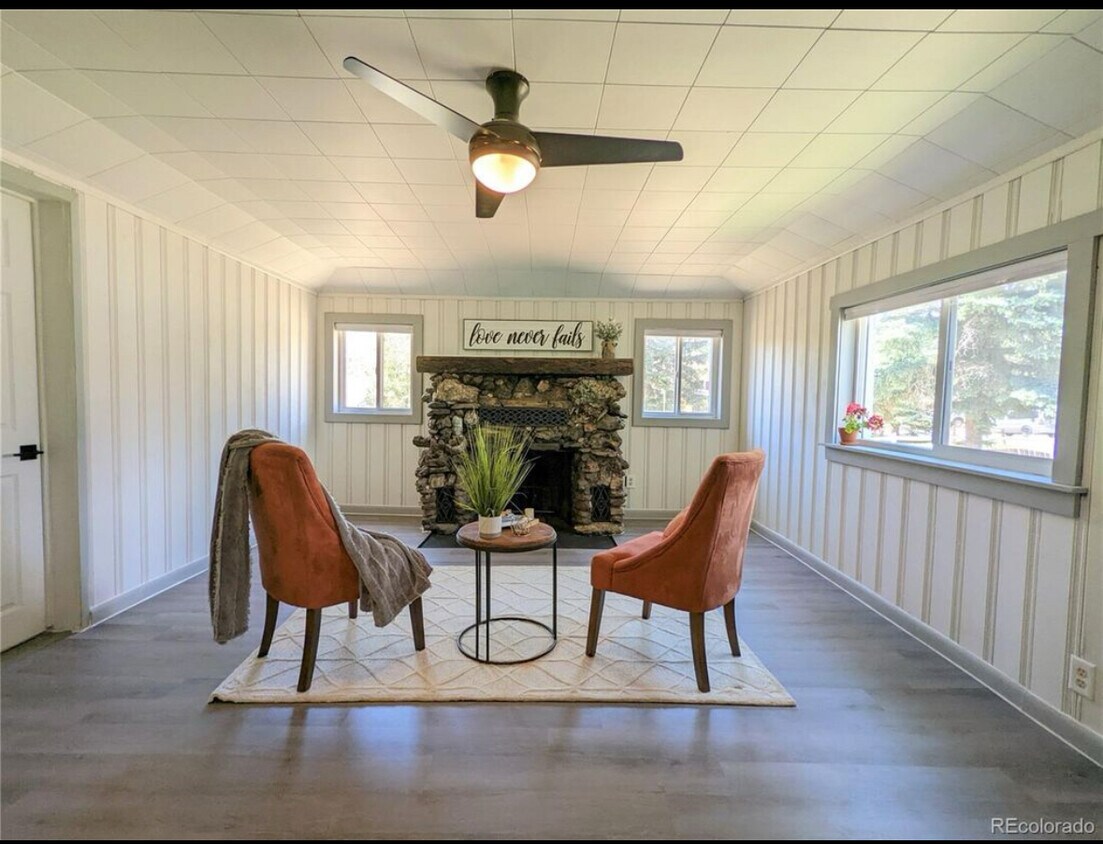 Foto principal - 404 S Scott Ave