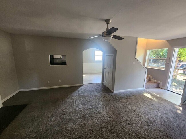 Building Photo - Close to Broad Ripple, Updated 3 Bedroom/2...