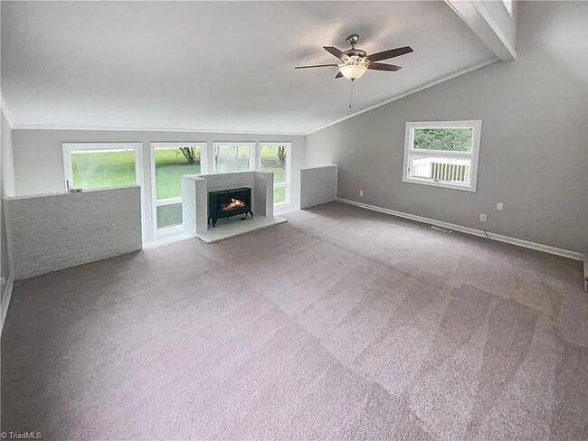 Building Photo - 173 Ginny Ln