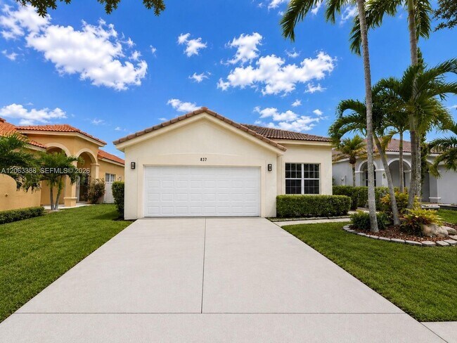 Building Photo - 837 Tanglewood Cir